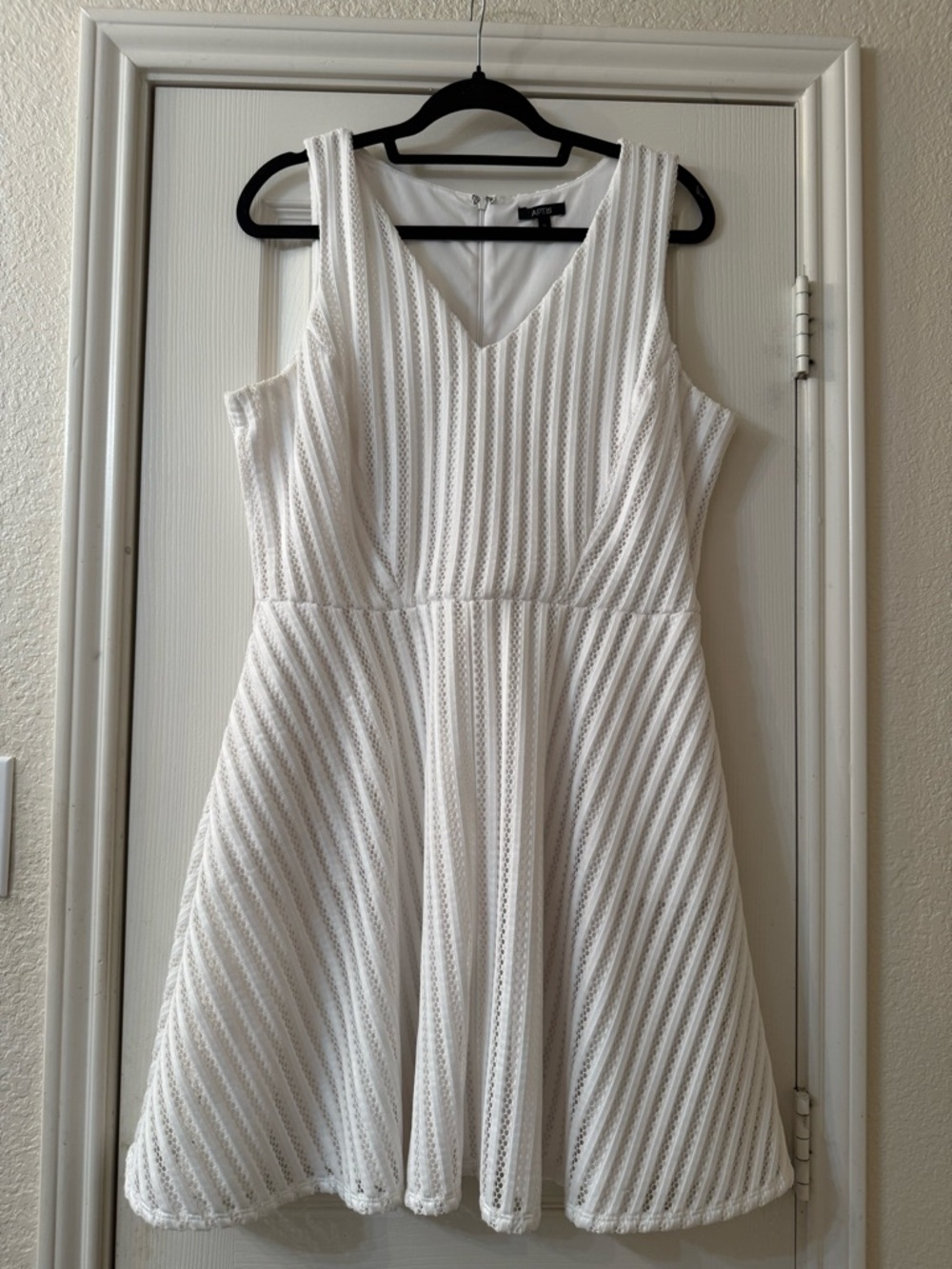 Apt 9 Sleeveless White Lace Fit & Flare Dress like new size 16